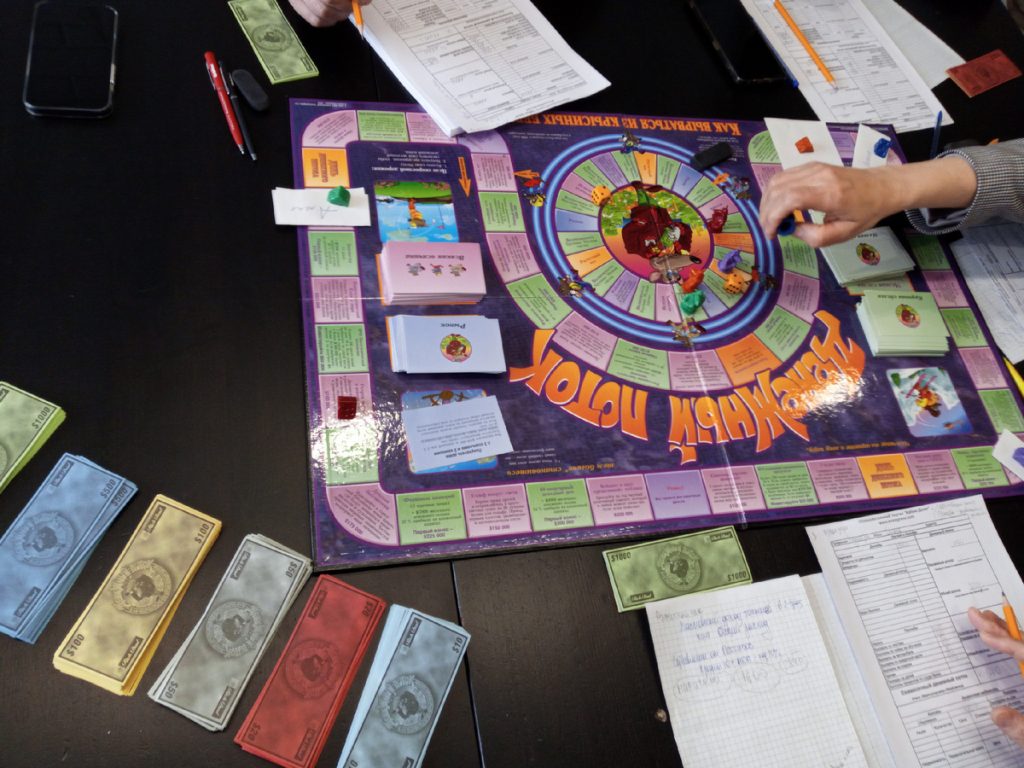 Деньги притягивают деньги: Сегодня мы развивали свои навыки взаимодействия с финансами, участвуя в игре «Денежный поток».