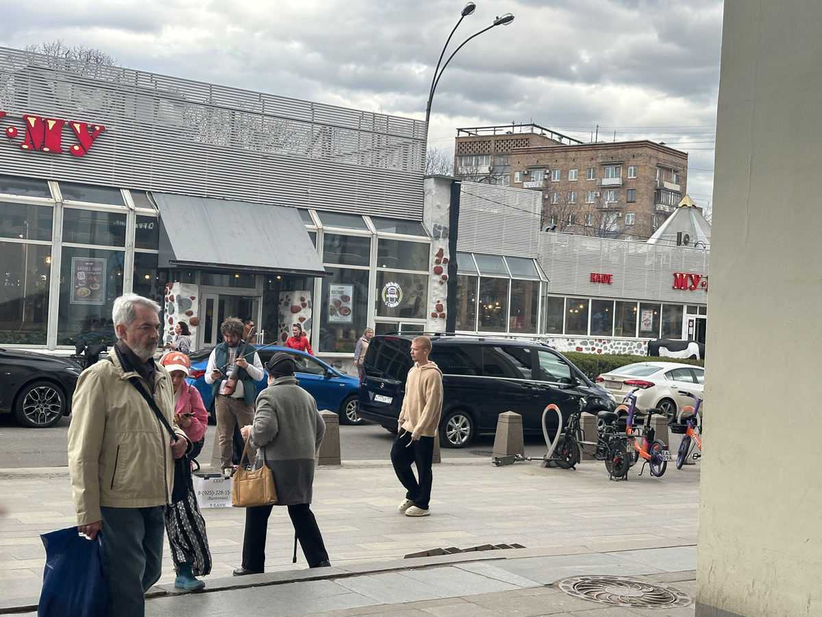 Сколько каждый пенсионер платит на содержание пенсионного фонда? Ведь деньги уходят из общего  котла 