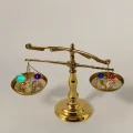 Различия между трастом сайта и коммерческими метриками сторонних сервисов