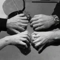 Как отличить здоровую прагматичность от цинизма и использовать её для личного роста