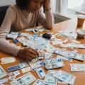 Как распознать финансовую зависимость и вернуть контроль над бюджетом