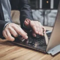 Анализ проверенных способов накрутки просмотров для ускорения роста канала