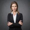 Язык тела сильного лидера: невербальные техники для повышения статуса